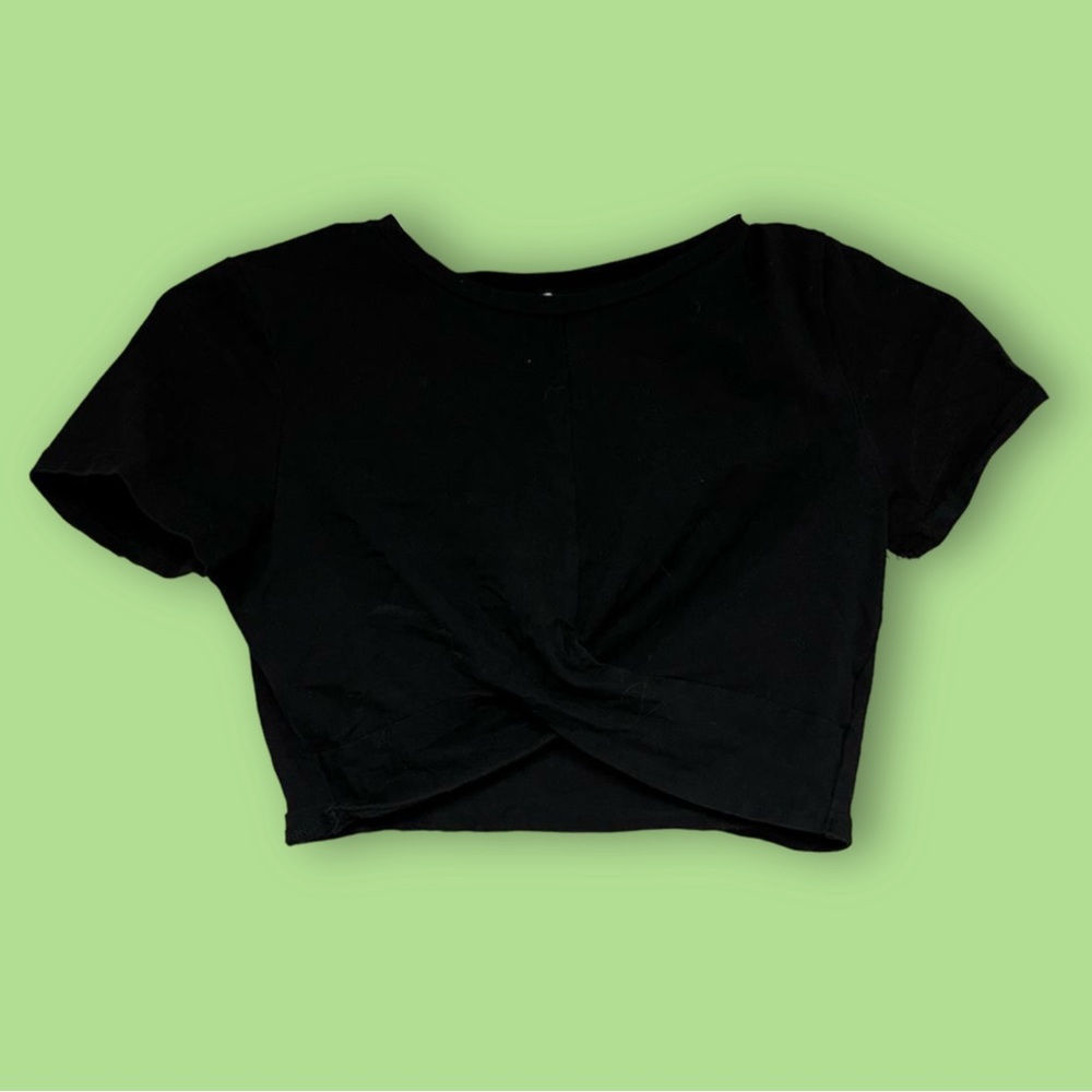 Front Twist Cropped Tee